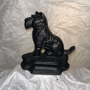Vintage Cast Iron "Scotty" dog Doorstop